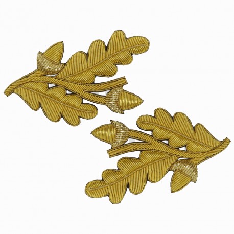 Repeat Pattern Oak Leaf With Large Acorn Gold Oak Peak