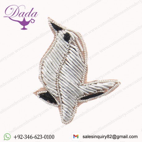 Spot Custom India Metallic Wire Hand Embroidery Military Bag Cap Shield Shape Bird Badge silver